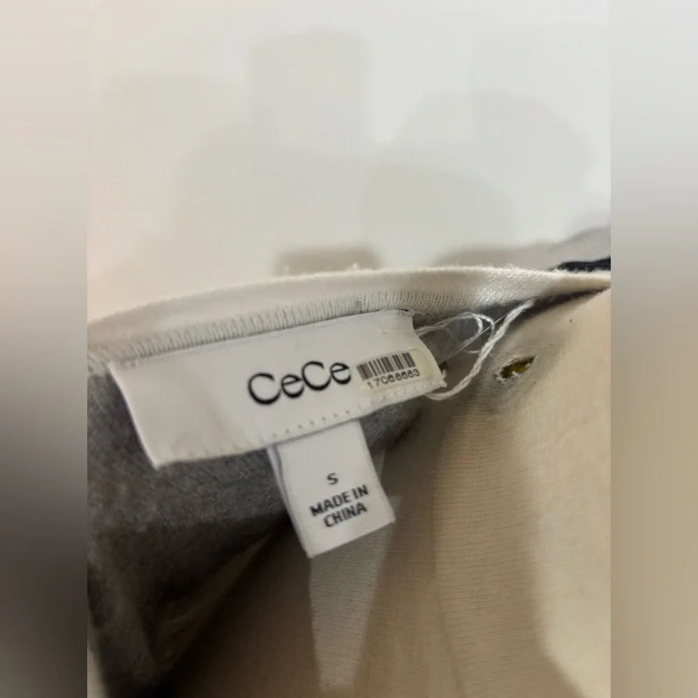 CeCe Deep V Contrast Trim Sweater, Size: S - Picture 12 of 12